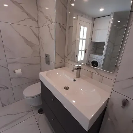 Estrellita Two Bedroom, Top Floor With Seaview Apartment *